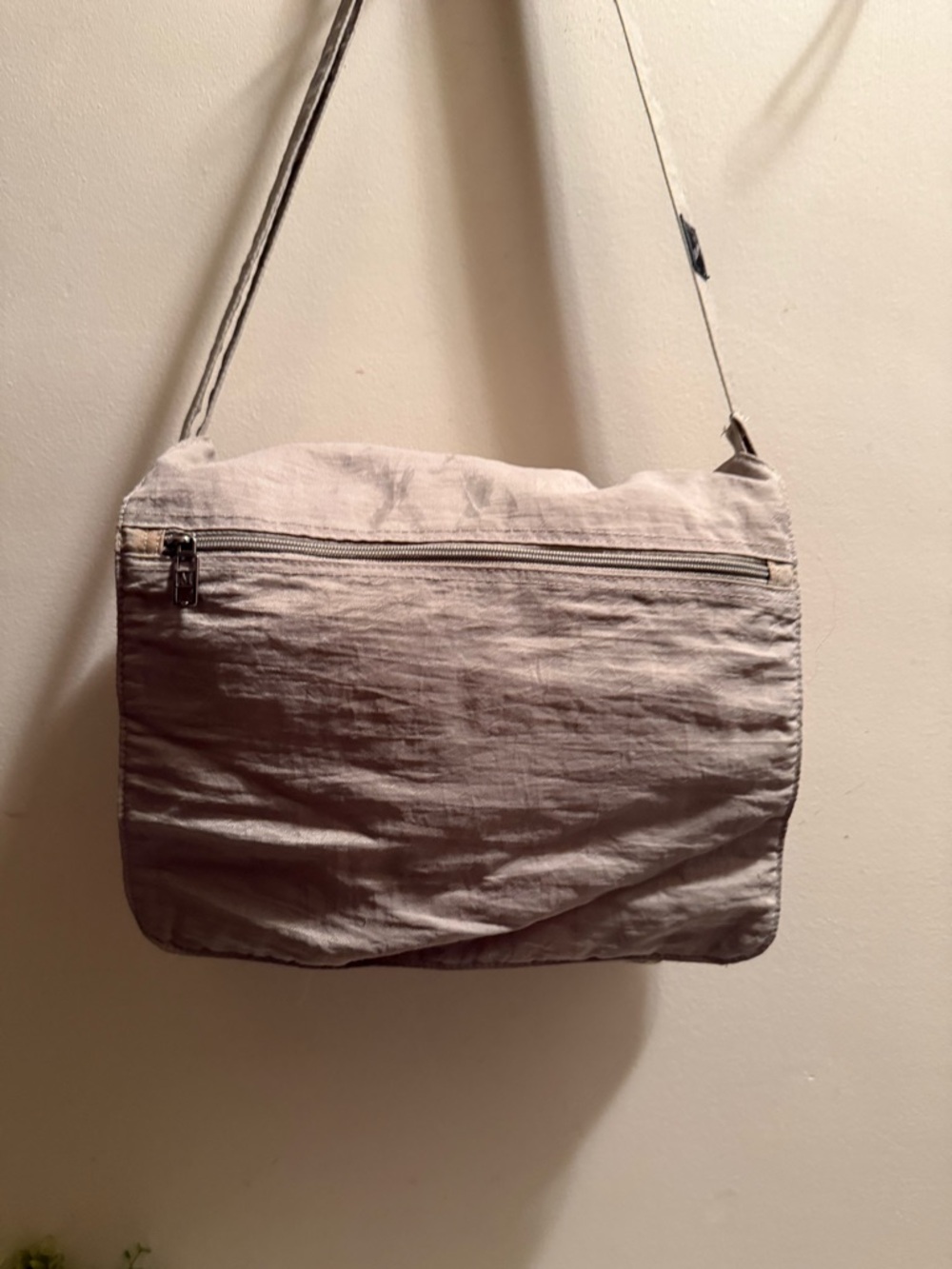 Mondo Gray Messager Bag Purse/Bag Nylon Multi Pocket - 13" x 10" x 3.5"  EUC
